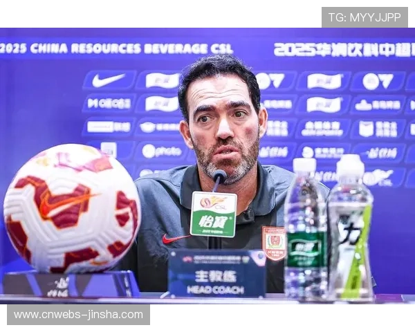 王智峰多次神扑守住城门 长春亚泰门将力挽狂澜助球队战平 王智峰多次神扑守住城门 长春亚泰门将力挽狂澜助球队战平